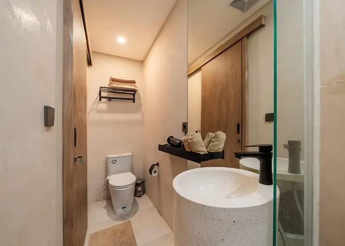 Modern Loft Private Pool Near Balangan